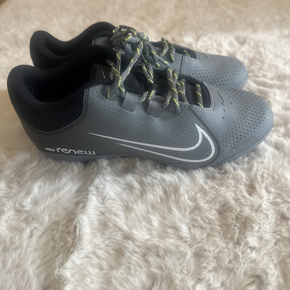 Nike Women's Hyperdiamond 4 Pro Metal Fastpitch Softball Cleats, Gray, Sz-8
